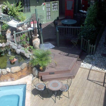 One32 Guesthouse Bejeweled Kingston Exterior foto